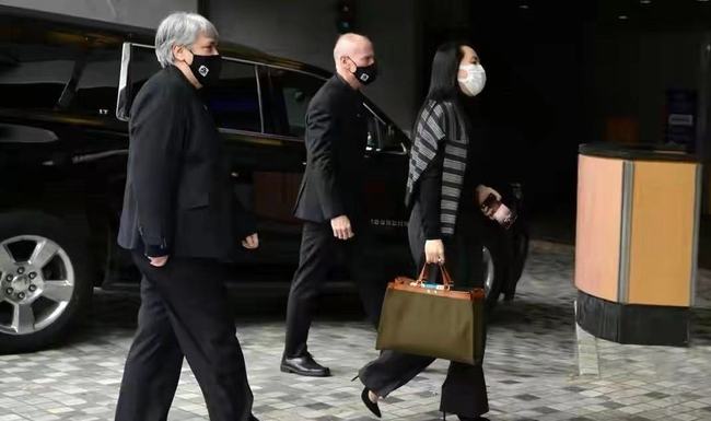 金建希被捕前最后公開(kāi)亮相，走路踉蹌，真相令人唏噓