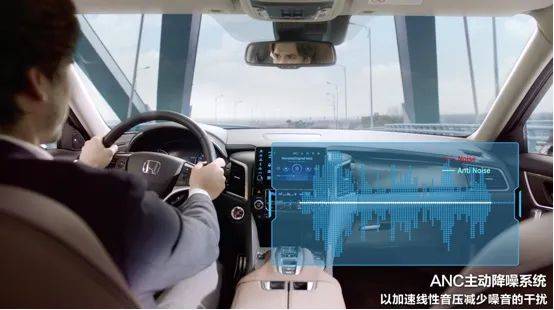 館長(zhǎng)深圳偶遇無(wú)人駕駛車，直呼可愛，感嘆科技發(fā)展之快！