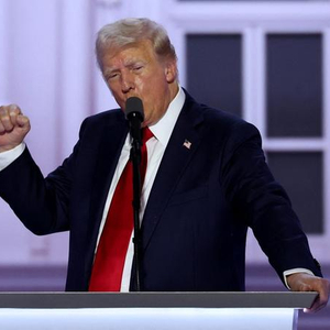 特朗普開(kāi)導(dǎo)澤連斯基，可以邊打邊談，如何平衡戰(zhàn)爭(zhēng)與和平？