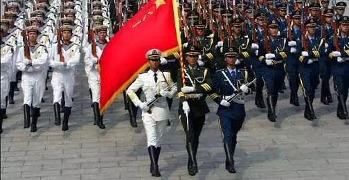 解放軍儀仗隊時隔26年換新步槍，背后的故事與意義