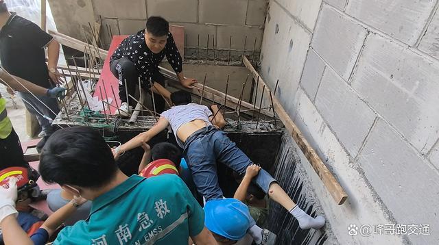 驚險一幕！男子拔火罐不慎被卡住脖子，消防員緊急救援