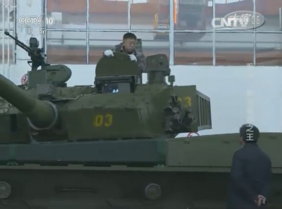 陸戰(zhàn)之王99A坦克震撼亮相閱兵，彰顯我國軍事實力！