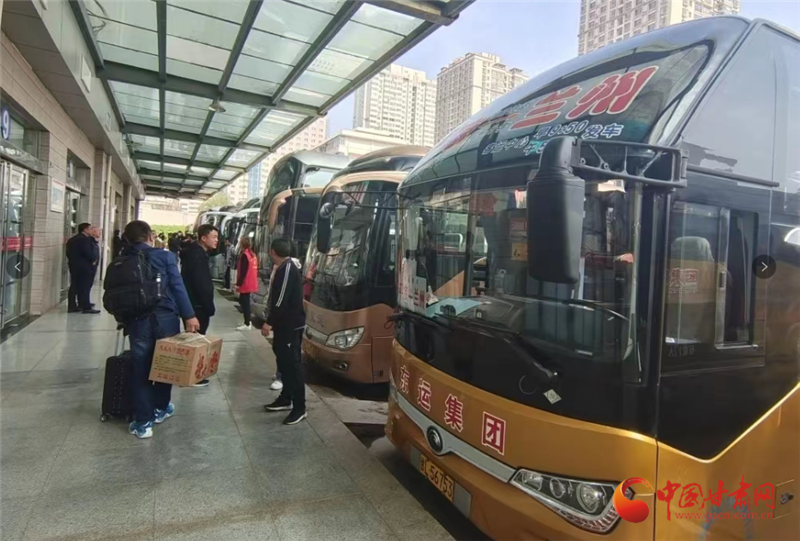 從這些交通運(yùn)輸數(shù)據(jù)看流動的中國