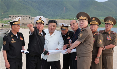 金正恩視察軍工企業(yè)導(dǎo)彈生產(chǎn)，揭秘朝鮮軍事發(fā)展背后的故事