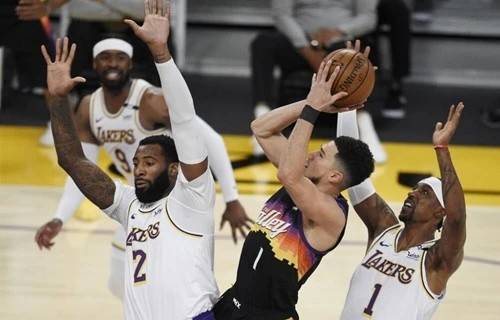 雙星閃耀！太陽擊敗湖人，成為本賽季首支逆襲強(qiáng)隊(duì)的先鋒