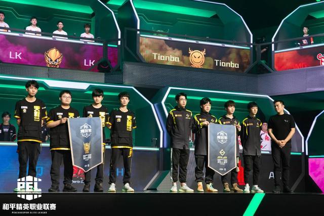 尷尬時(shí)刻頻現(xiàn)，NBA賽場(chǎng)上的4AM隊(duì)內(nèi)語(yǔ)音引發(fā)爭(zhēng)議