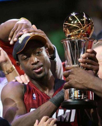 庫班聲稱被偷走的榮耀，NBA總冠軍背后的故事引發(fā)爭議，韋德意外點贊