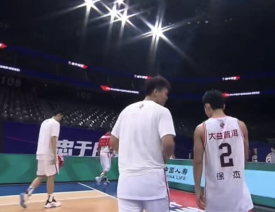 徐杰英勇崛起，廣東力克新疆，關(guān)鍵勝利鑄就傳奇