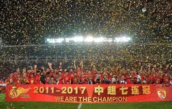 中超聯(lián)賽第21輪焦點(diǎn)戰(zhàn)，上海海港對(duì)河南俱樂(lè)部精彩瞬間實(shí)時(shí)解析