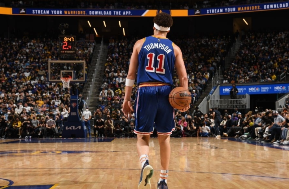 美媒惡搞，克萊·湯普森在2024年投出關(guān)鍵三分的炫酷瞬間