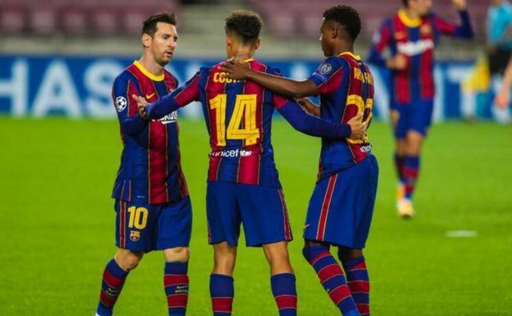 格拉文貝赫閃耀歐冠，成為本賽季攔截王的中場(chǎng)傳奇