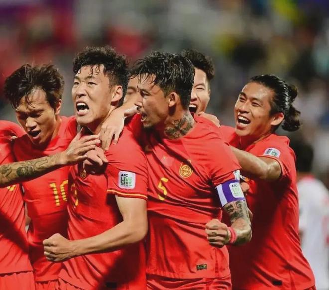 滬媒熱議，國足迎戰(zhàn)印尼，67年不敗神話若被打破，足協(xié)或?qū)⒚媾R換帥危機