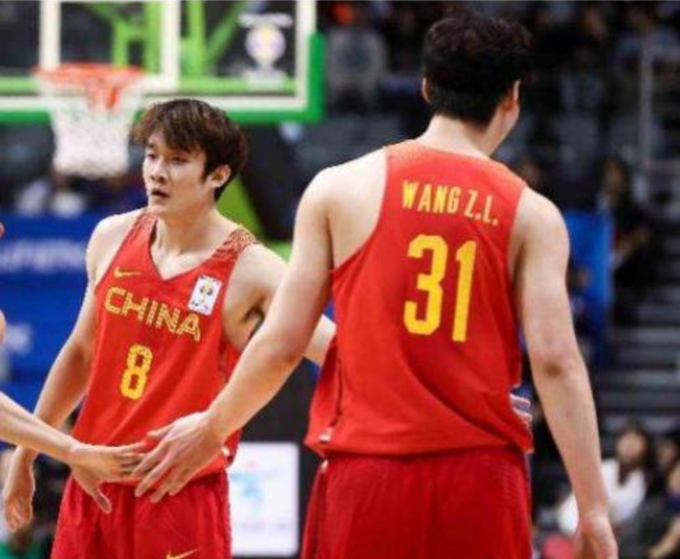 雷蒙調(diào)侃四川男籃新帥韓碩，老韓頭變韓指導(dǎo)，期待新篇章！