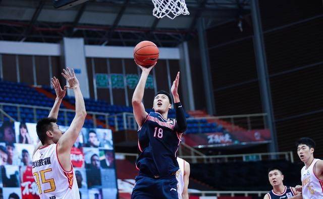 CBA重磅簽約！頂級內(nèi)線巨星加盟廣東宏遠(yuǎn)，攜手胡明軒與杜鋒，共筑冠軍夢