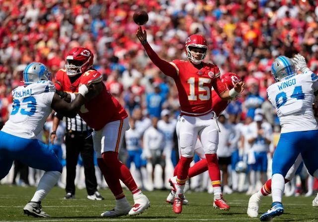 隆多再度盛開！NBA傳奇球員轉(zhuǎn)型腰旗橄欖球四分衛(wèi)，榮登全美榜首