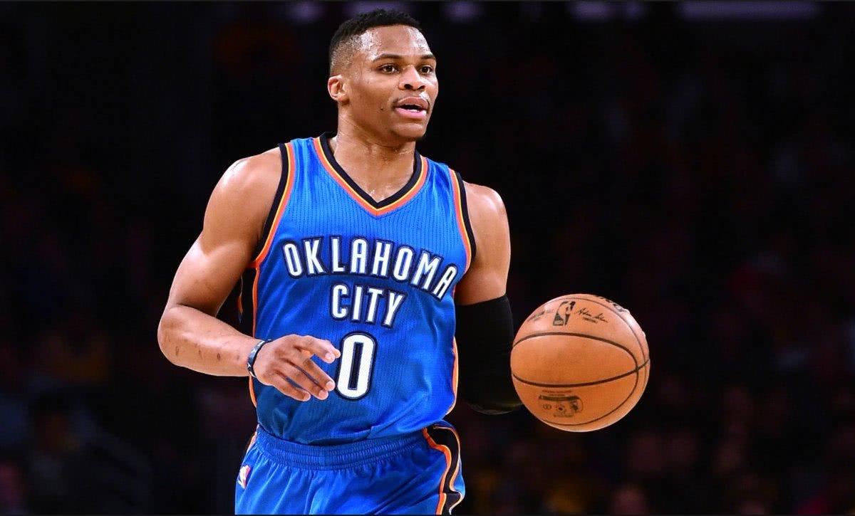 威少穩(wěn)定表現(xiàn)助球隊穩(wěn)住分差，NBA賽場展現(xiàn)領導力