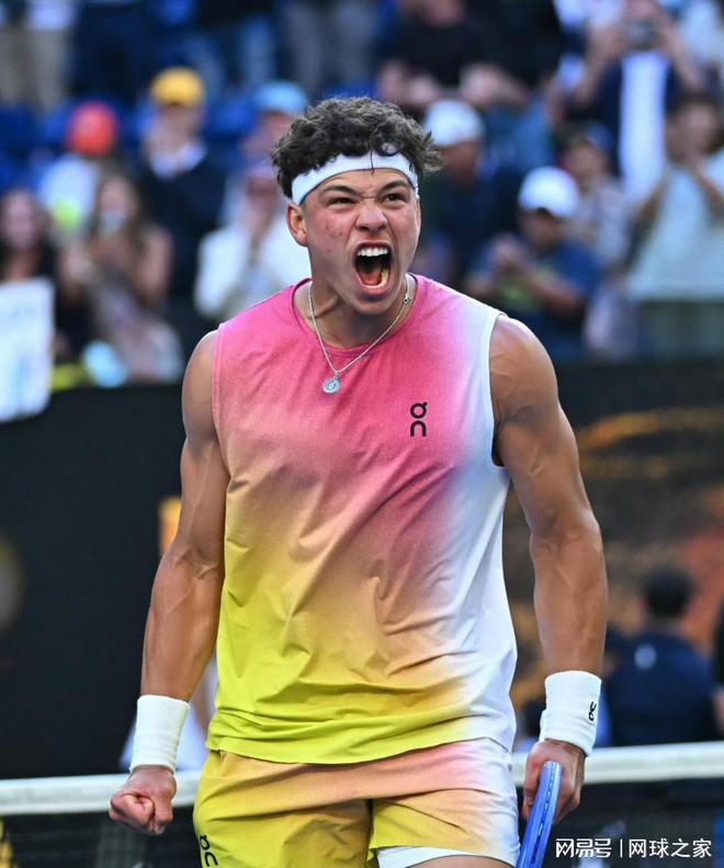 美國專家預(yù)測美網(wǎng)奪冠熱門，光頭阿卡與薩巴力壓群雄，絲襪選手備受矚目