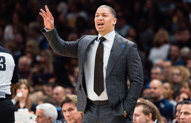 國安主帥塞蒂恩攜柏楊亮相賽前發(fā)布會，備戰(zhàn)NBA，期待賽場榮耀