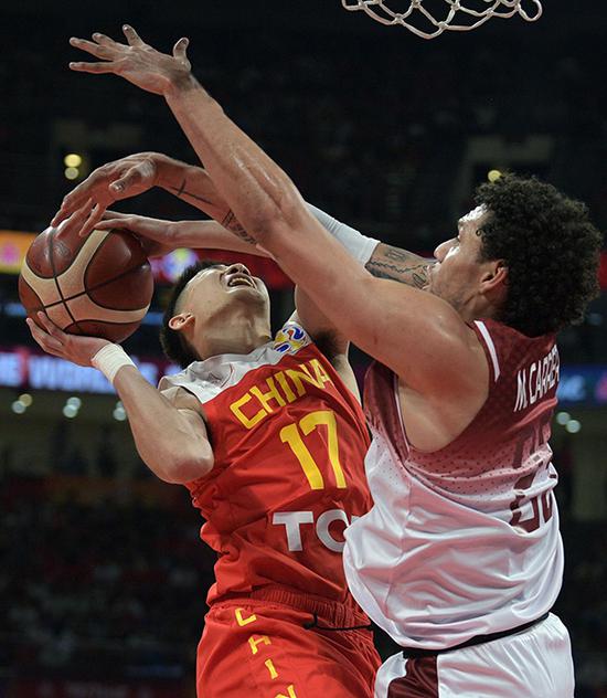 孫銘徽為中國男籃吶喊，決戰(zhàn)澳大利亞，展現(xiàn)無畏斗志！