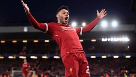 張震月閃耀18年歐冠，張伯倫世界波般的進(jìn)攻，利物浦3創(chuàng)輝煌