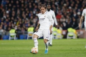 滕哈赫執(zhí)教曼聯(lián)成績單，冠軍背后的挑戰(zhàn)與爭議