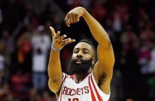 詹姆斯續(xù)寫傳奇篇章，NBA單節(jié)紀錄震撼誕生，39歲依舊賽場霸主