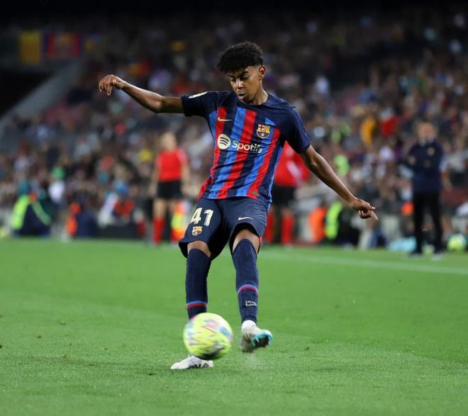 伊尼戈的挑戰(zhàn)，如何有效遏制亞馬爾的超常發(fā)揮，讓比賽回歸平衡