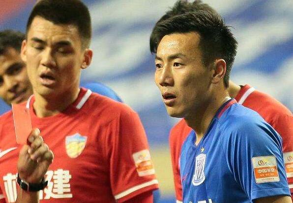 武磊，場(chǎng)下觀戰(zhàn)申花的最后4分鐘比場(chǎng)上踢球更緊張，末輪一切皆可能發(fā)生