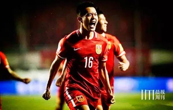 武磊，場(chǎng)下觀戰(zhàn)申花的最后4分鐘比場(chǎng)上踢球更緊張，末輪一切皆可能發(fā)生