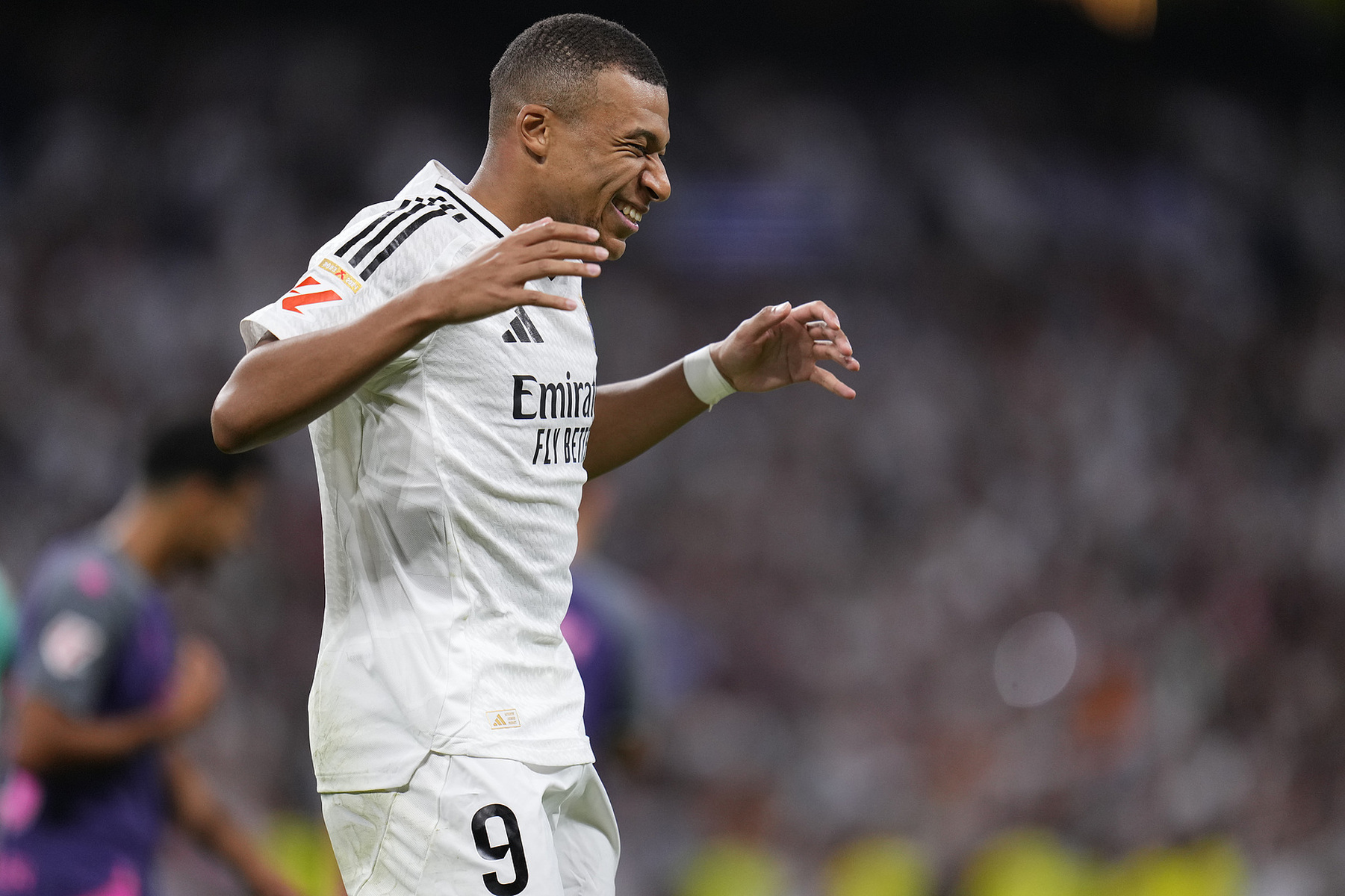 卡洛斯與金球獎，維尼修斯的可能性與姆巴佩的謙遜震撼全球籃球界