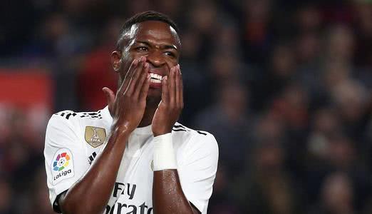 卡洛斯與金球獎，維尼修斯的可能性與姆巴佩的謙遜震撼全球籃球界