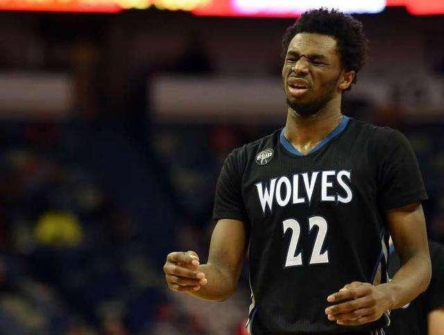 穆雷膝蓋傷情引發(fā)關注，冰袋纏繞之下隱藏的健康隱患