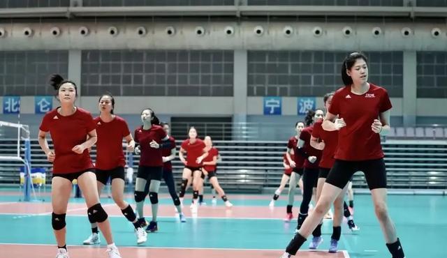 中國女排面臨世錦賽嚴峻挑戰(zhàn)，李盈瑩的回歸之路，穩(wěn)健前行是關(guān)鍵