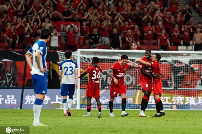 越位瞬間，單刀破門卻無效——么旭辰憾失海港球門