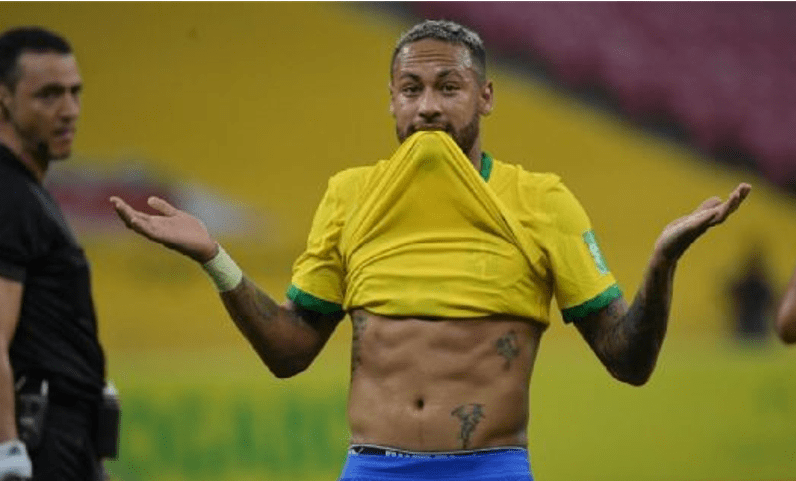 媒體人談王鈺棟手球送點，小動作難逃VAR法眼，球員需自律與尊重