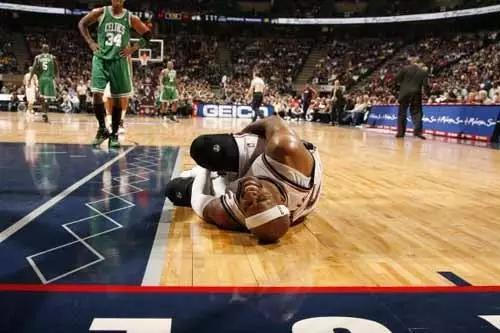 逃過一劫！德天空下的揚(yáng)，NBA賽場上的奇跡與重生