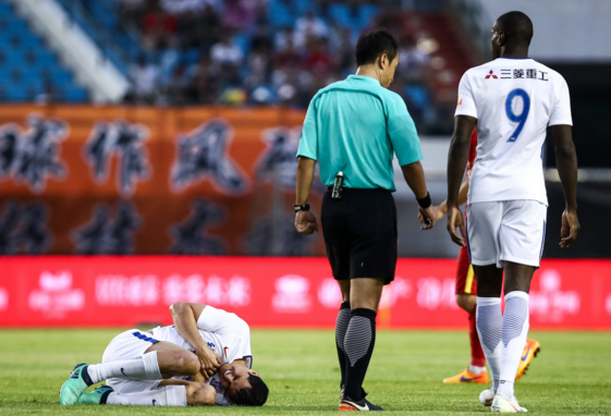 足協(xié)力挺麥麥提江，紅牌罰下程進彰顯公正，申花隊面臨缺陣挑戰(zhàn)