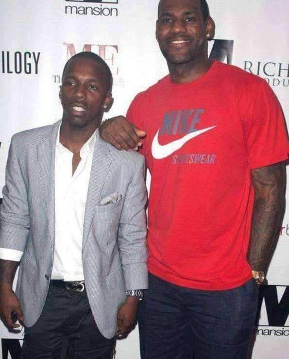 高爾夫場上的重逢，樂福曬與詹姆斯、追夢及富保羅等舊友合影