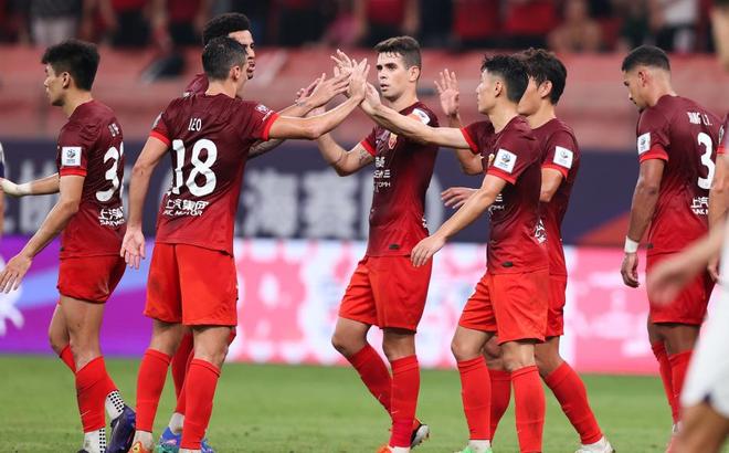 亞冠東亞區(qū)積分榜緊張局勢(shì)，泰山海港領(lǐng)跑晉級(jí)區(qū)，申花蓄勢(shì)待發(fā)