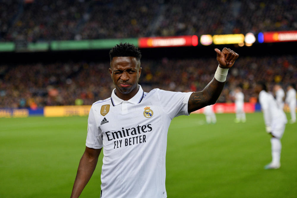 姆巴佩越位助攻維尼修斯破門無(wú)效，NBA實(shí)時(shí)動(dòng)態(tài)引發(fā)球迷熱議