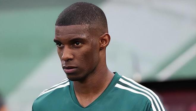 張玉寧與法比奧共存難題困擾國安，左邊鋒困境引發(fā)新戰(zhàn)術(shù)挑戰(zhàn)