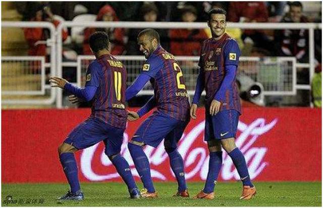 巴薩球員遭遇極端巴列卡諾球迷暴力攻擊，引發(fā)社會關(guān)注與深思