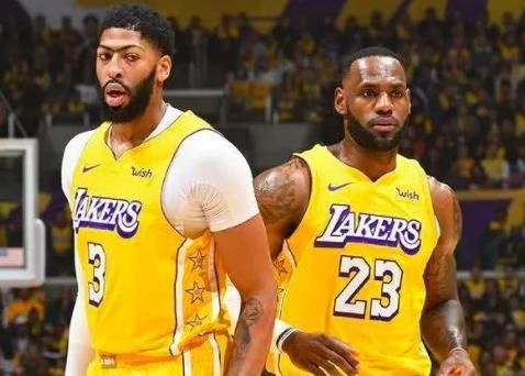 軟件園籃球賽冠軍揭曉，NBA總決賽即將拉開帷幕，籃球晚報(bào)