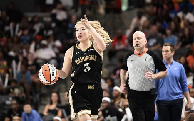 WNBA火花隊(duì)獨(dú)特力量，胖子射手與禿頭后衛(wèi)的男陪練揭秘