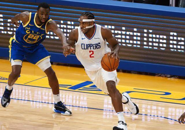 巴恩斯爆料，私心盼望詹姆斯與庫里聯(lián)手，雙星閃耀鑄就當代籃壇傳奇