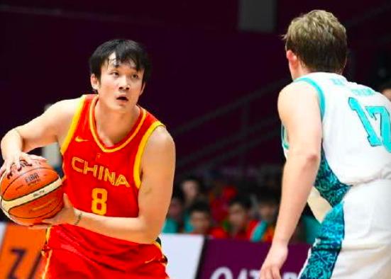 建議，周鵬談籃球態(tài)度，對輸球深感憤怒，籃球事業(yè)需全力以赴