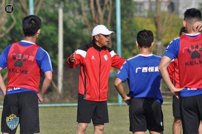 廣西恒宸足球隊征戰(zhàn)中乙聯(lián)賽，挑戰(zhàn)與機遇并存