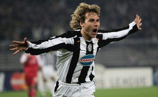 高不可攀的榮耀之巔——致敬足球史上冠軍數(shù)最多的傳奇球員馬卡今日頭版