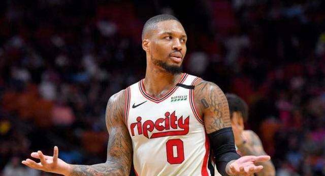 狄龍遇強(qiáng)敵，小皮蓬展現(xiàn)硬實(shí)力，一記頂撞上籃引爆NBA流言板