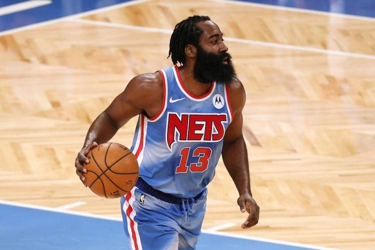 哈登首節(jié)火熱表現(xiàn)引領(lǐng)節(jié)奏，后場(chǎng)長(zhǎng)傳助攻顯神通